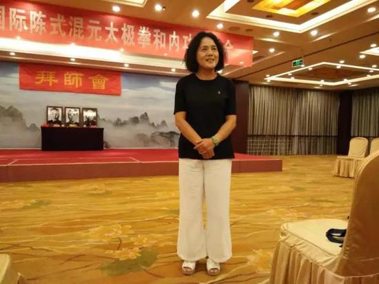  （图：主讲人冯秀茜先生）