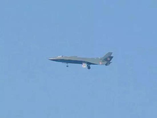 △2011年1月11日，中国首款第四代战机歼-20首飞成功。