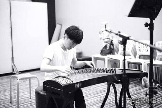 《大国丝路》古筝演奏家：刘乐