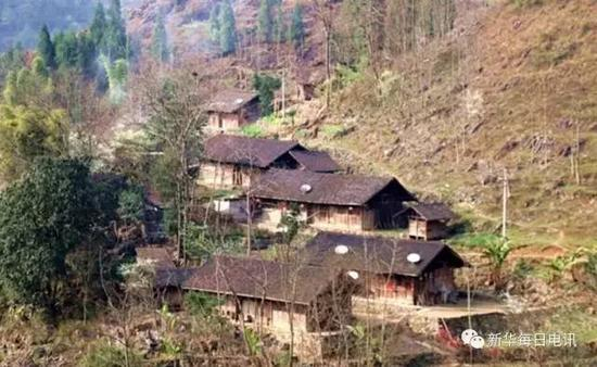 这是贵州省铜仁市沿河土家族自治县一口刀村村貌（资料照片）。新华社发