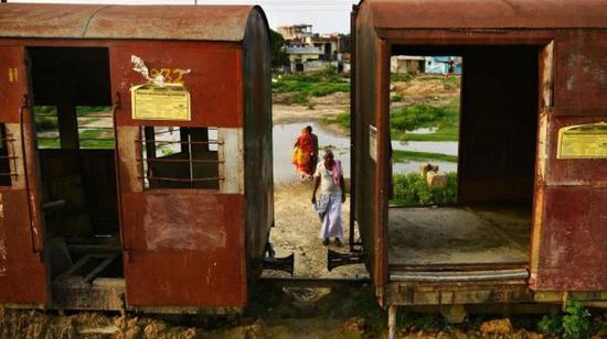 尼泊尔昔日的一座铁路重镇如今已破败不堪。