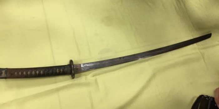 台男子持武士刀砍蔡办宪兵凶器或为日侵华屠刀 手机新浪网