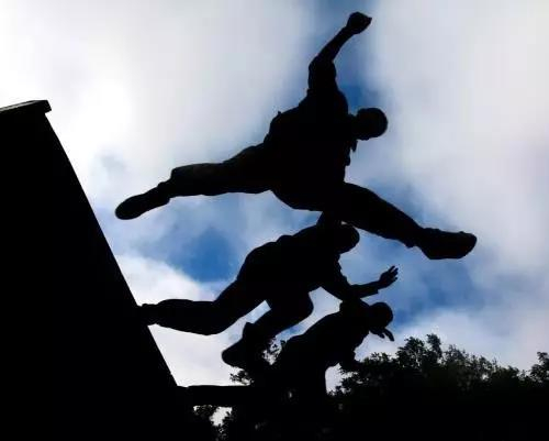 成效有目共睹，变化翻天覆地，许多过去的希望变成了今天的现实。