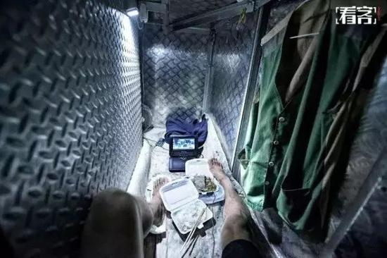 不足1立方米的“棺材”房