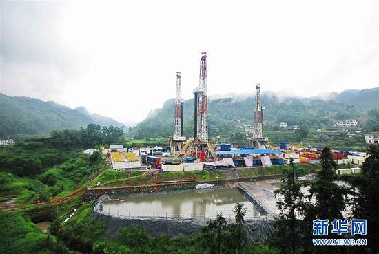 四川宜宾页岩气开采现场（2014年9月17日摄）。新华社发