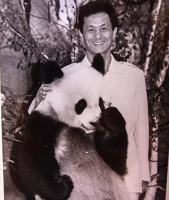 陈玉村和巴斯