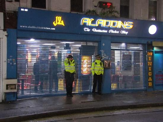 嫌疑人叶海亚·法罗卡被捕的炸鸡店。（图片来源：天空新闻网）