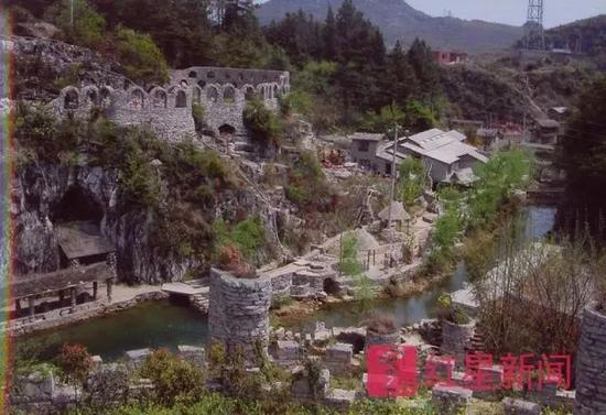 1999年的夜郎谷。