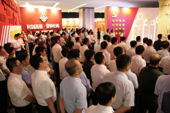 天津市党员干部参观“利剑高悬&nbsp;警钟长鸣”警示教育主题展