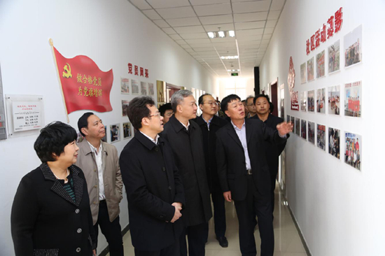 天津市委常委、市纪委书记邓修明带队深入东丽区调研