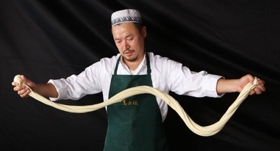 清野烈在拉面。