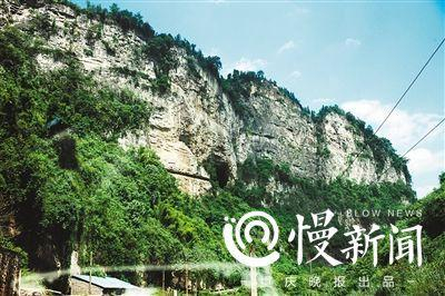 最大的1号山洞车间位于半山腰上