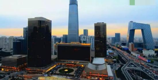 如今的中国和中国人越来越充满自信