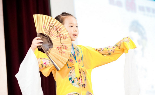 图说：小南瓜穿上了杨贵妃的戏服 网络图