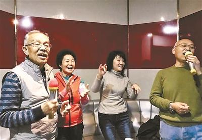 老年人已成为KTV白天场主力