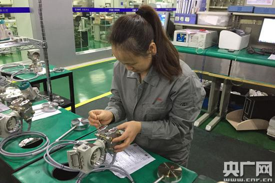  粟道梅检测变送器