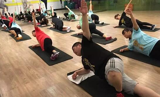 初具规模的的体重管理机构（图示）