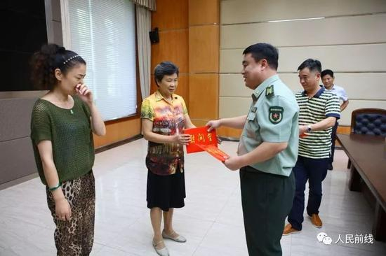 9月8日，常州市武进区军地领导慰问你的家人。（李磊摄影）