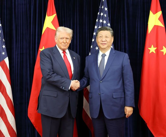  当地时间2025年10月30日，国家主席习近平在釜山同美国总统特朗普举行会晤。新华社记者 黄敬文 摄