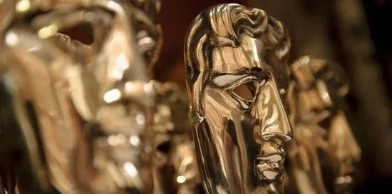 ·英国电影学院奖奖杯。