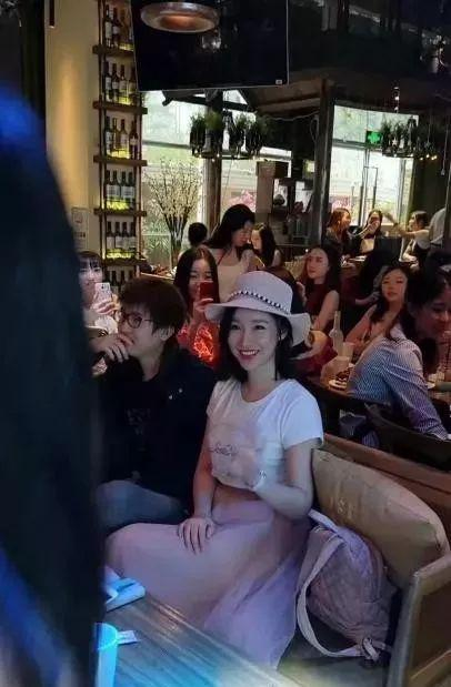 ▲有粉丝提到，ayawawa去年11月在深圳参加优弹素线下分享会。