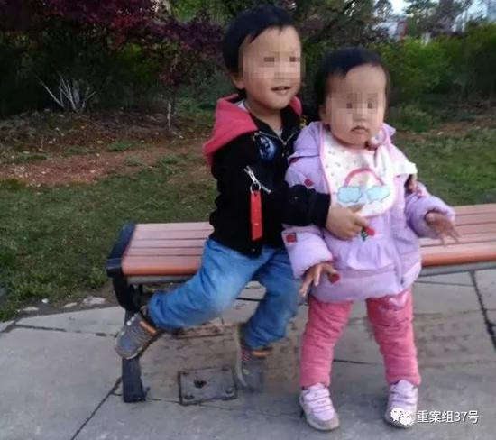  ▲随母亲一同溺亡的一对儿女。 &nbsp; &nbsp;图片来源\潇湘晨报