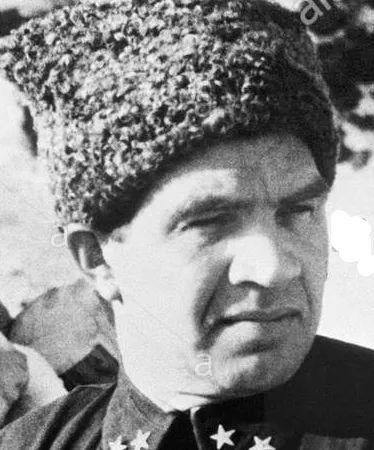  （图为最后一任苏联援华军事总顾问崔可夫中将）