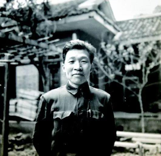  上世纪50年代，李绍中采访归来。老照片均为本报记者刘坤翻拍