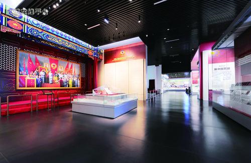  大型壁式石刻组合景观：共商国是