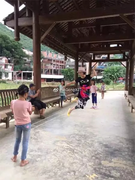 就这么飞起来了？