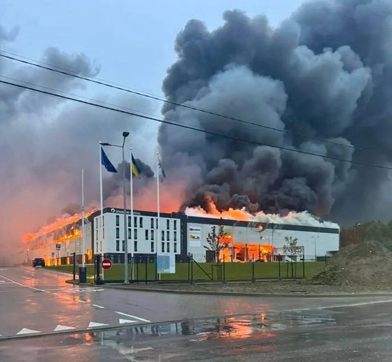 △利沃夫工業(yè)園區(qū)遭襲起火