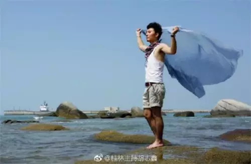 我本人也很爱丝巾哟