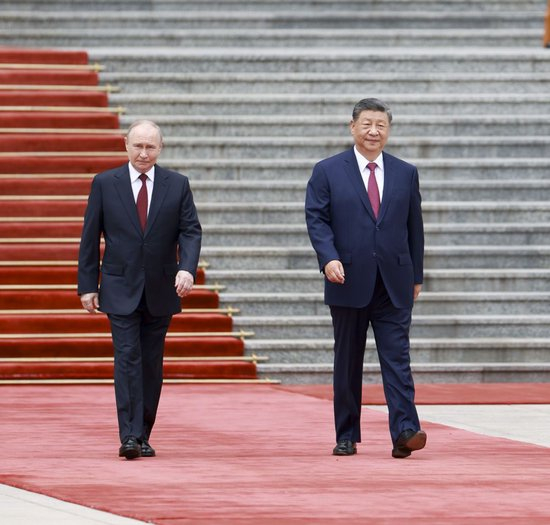 5月20日上午，国家主席习近平在北京人民大会堂同来华进行国事访问的俄罗斯总统普京举行会谈。会谈前，习近平在人民大会堂东门外广场为普京举行欢迎仪式。新华社记者 丁海涛 摄
