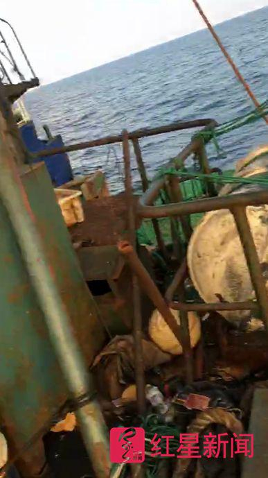 ▲船员们偷拍的船和大海 &nbsp;受访者供图