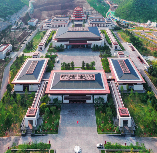 中国国家版本馆中央总馆（2022 年 7 月 30 日摄） 李贺摄 / 本刊