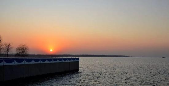 江苏连云港石梁河水库海陵湖夕照 @窗外的海 摄