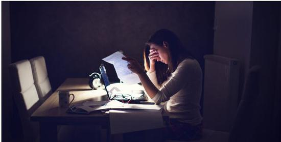 ▲经济暴力的核心是控制。图据《赫芬顿邮报》