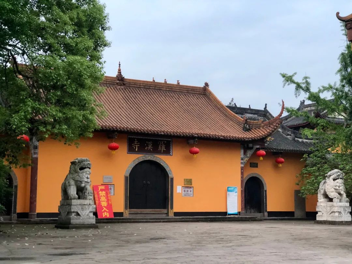  4月13日，罗汉寺山门。新京报记者 吴淋姝 摄