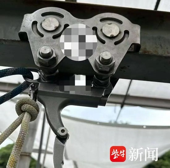  图为高空秋千新型的释放器
