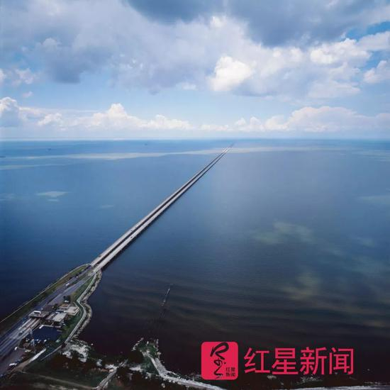  ▲庞恰特雷恩湖桥（资料图片） &nbsp;&nbsp;图据东方IC