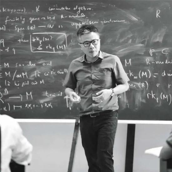 吴宝珠教授在授课