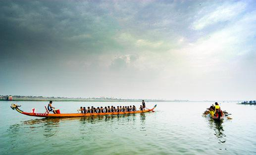 汨罗江上的游龙