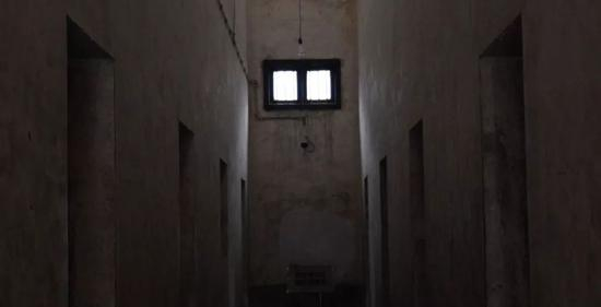  暗无天日的牢房&nbsp;&nbsp;赵雨晨摄