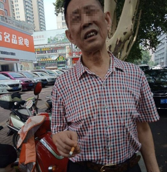 2018年蔡武堂接受上游新闻记者采访。上游新闻记者 沈度 摄&nbsp;