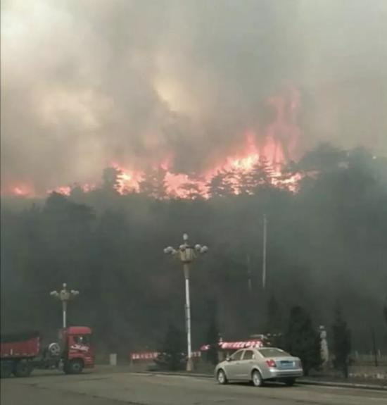 山西长治沁源县王陶乡森林火灾