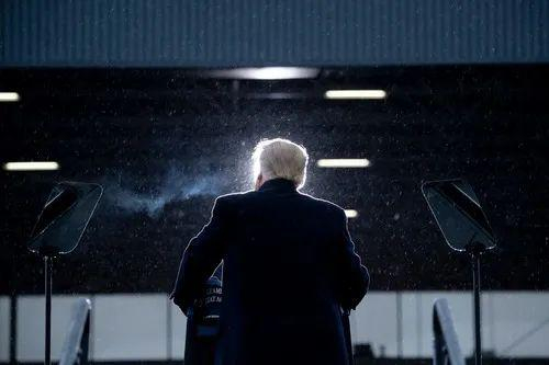 10月27日，美国总统特朗普在密歇根州开展竞选活动。新华社/法新