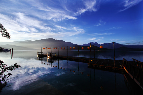  资料照片&nbsp;静静的日月潭&nbsp;&nbsp;新华社记者费茂华摄