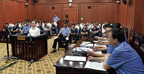 8月20日至21日，陕西省西安市中级人民法院，一审公开开庭审理了中共榆林市委原书记胡志强受贿一案。&nbsp;图/ 视觉中国