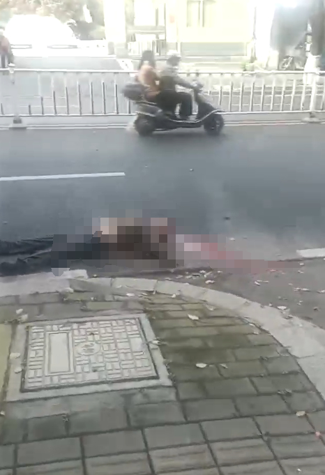 江西一地突发车祸,知情人称司机肇事后逃逸又撞人!医院:都在治疗