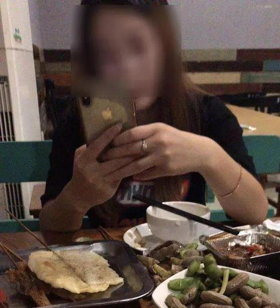 ▍李娜与吴先生吃饭